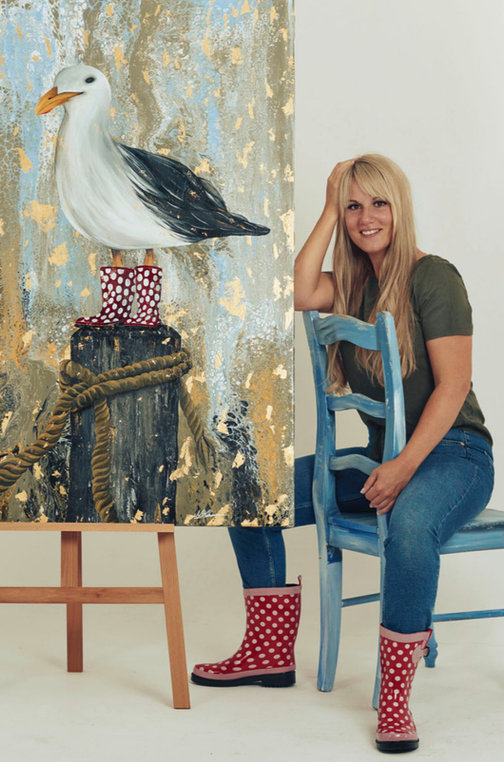 Nadia Schreiner — Künstlerin und Workshop-Leiterin des Private Art Retreats im DasKöniglich